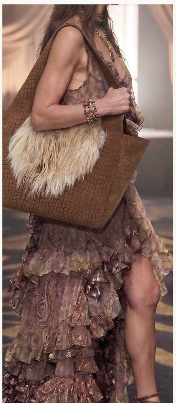 Cartera Toscana en pasarela