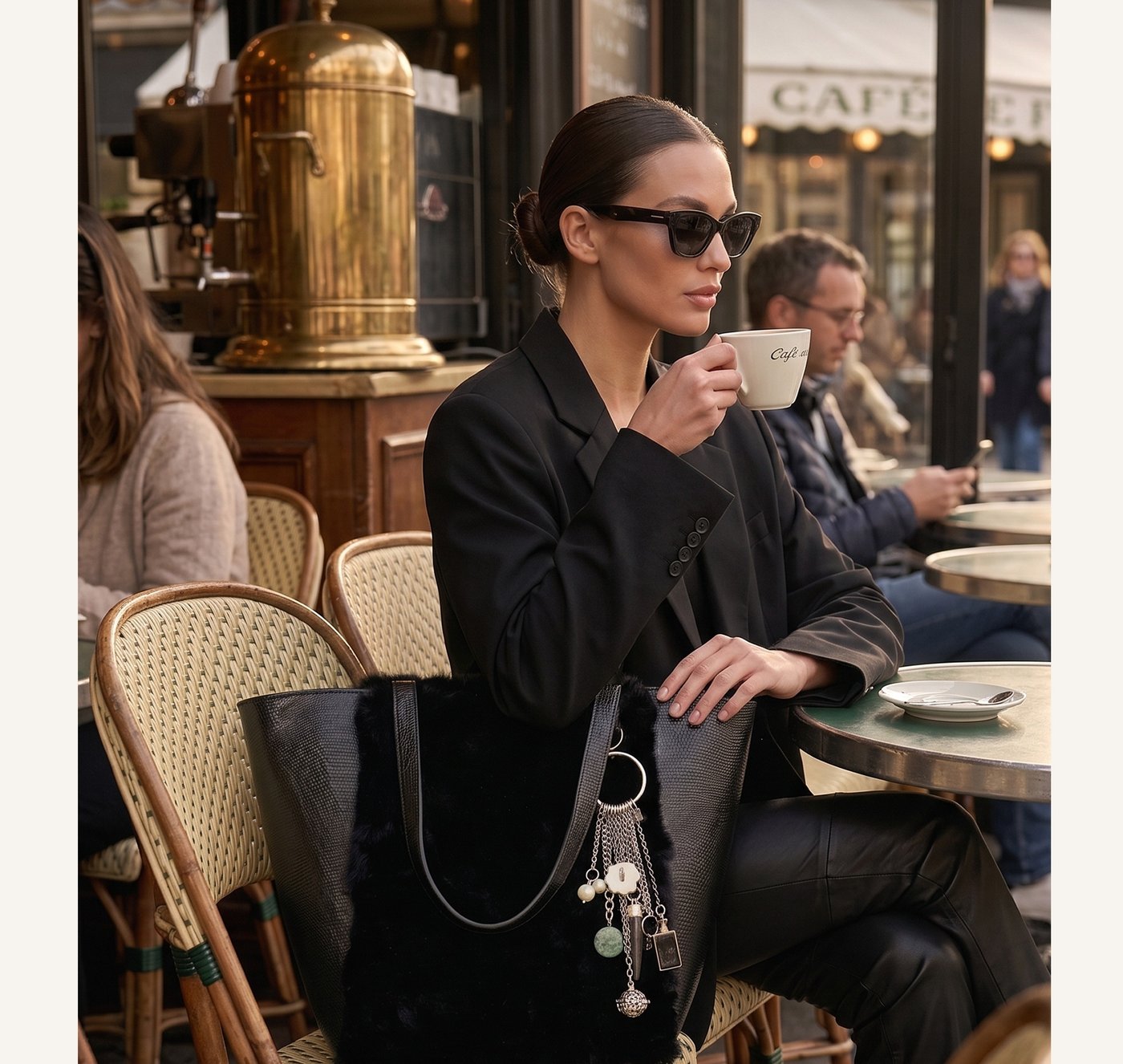 Cartera Veneto en caf&eacute; parisino